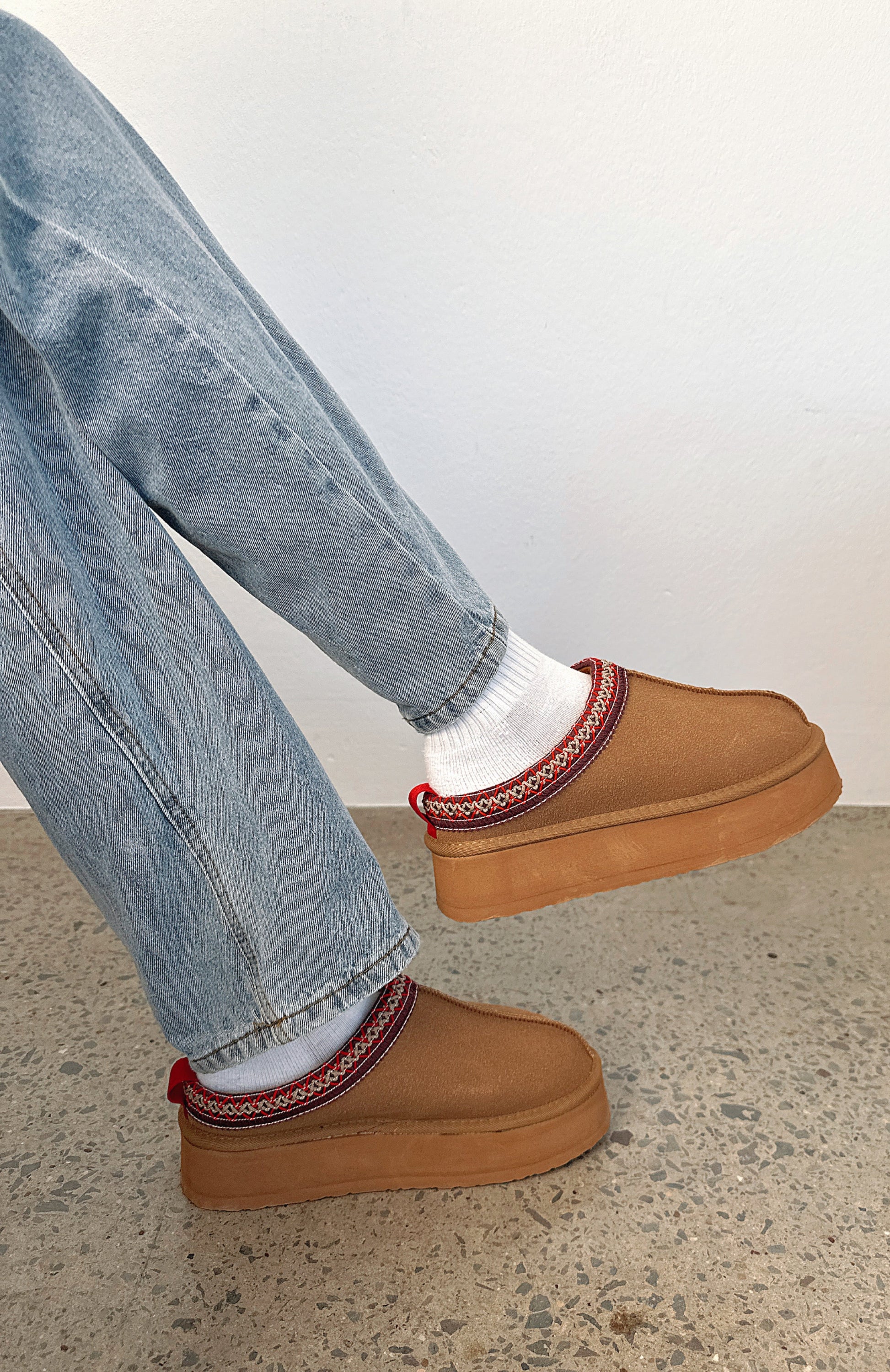 Tazmin Platform Snug Boots Chestnut